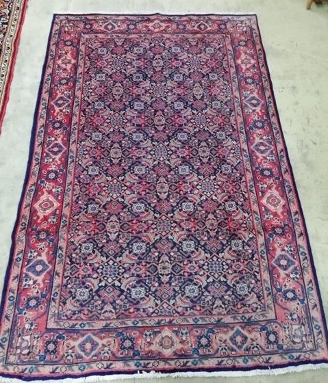 A Farahan carpet, 227 x 147cm